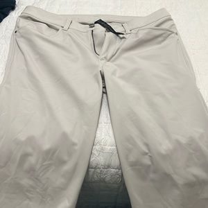 BRAND NEW LULU LEMON 32 inch Slim fit ABC Khaki pants
